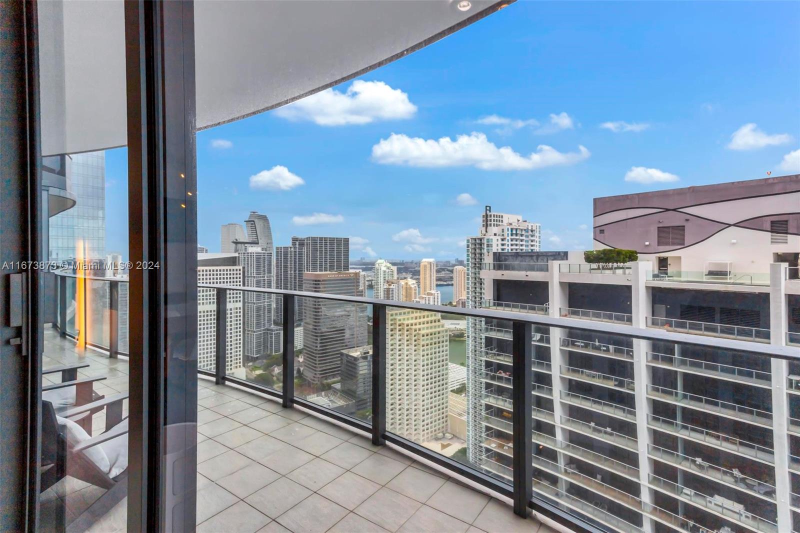 1000 Brickell Plz Unit: PH5105