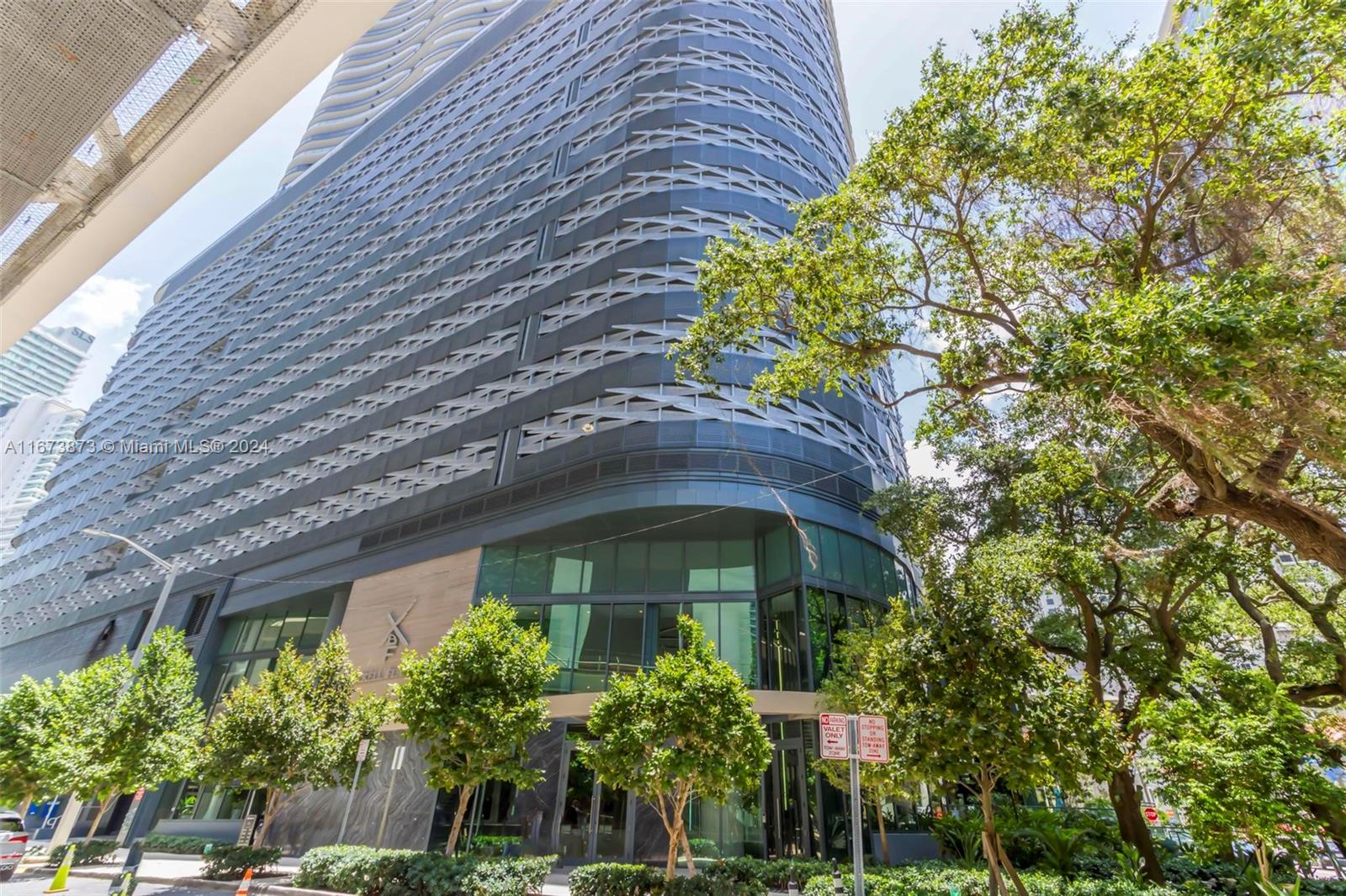 1000 Brickell Plz Unit: PH5105