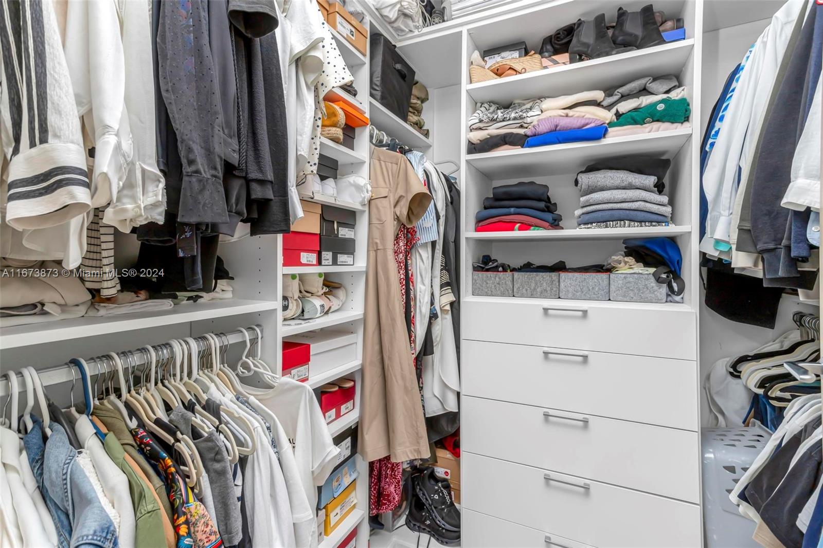 1000 Brickell Plz Unit: PH5105