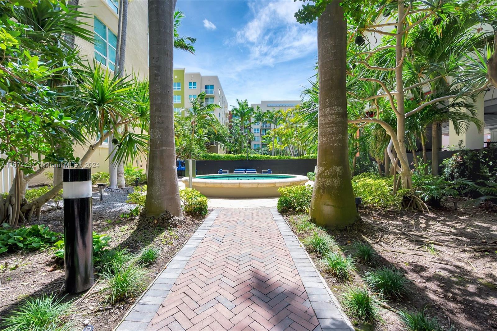 2000 N Bayshore Dr # 1607
