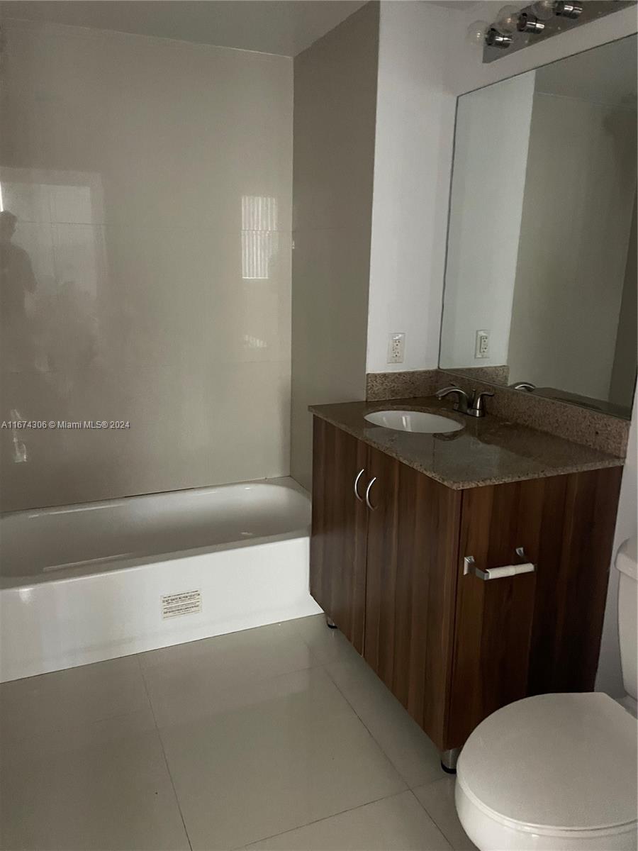 601 NE 23rd St # 1704