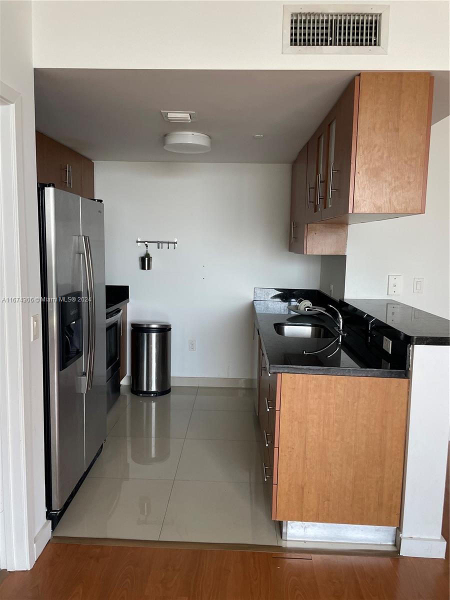 601 NE 23rd St # 1704