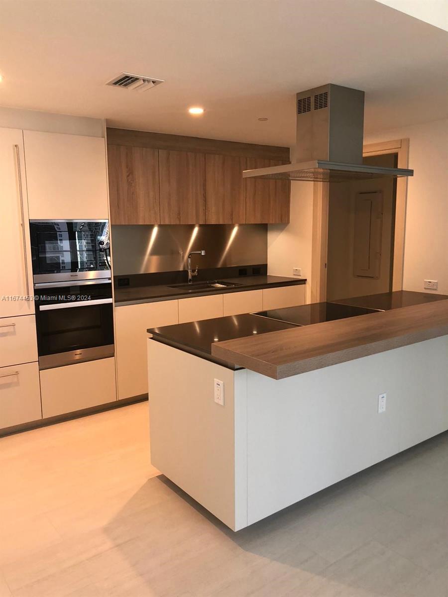 1000 Brickell Plaza # 2109