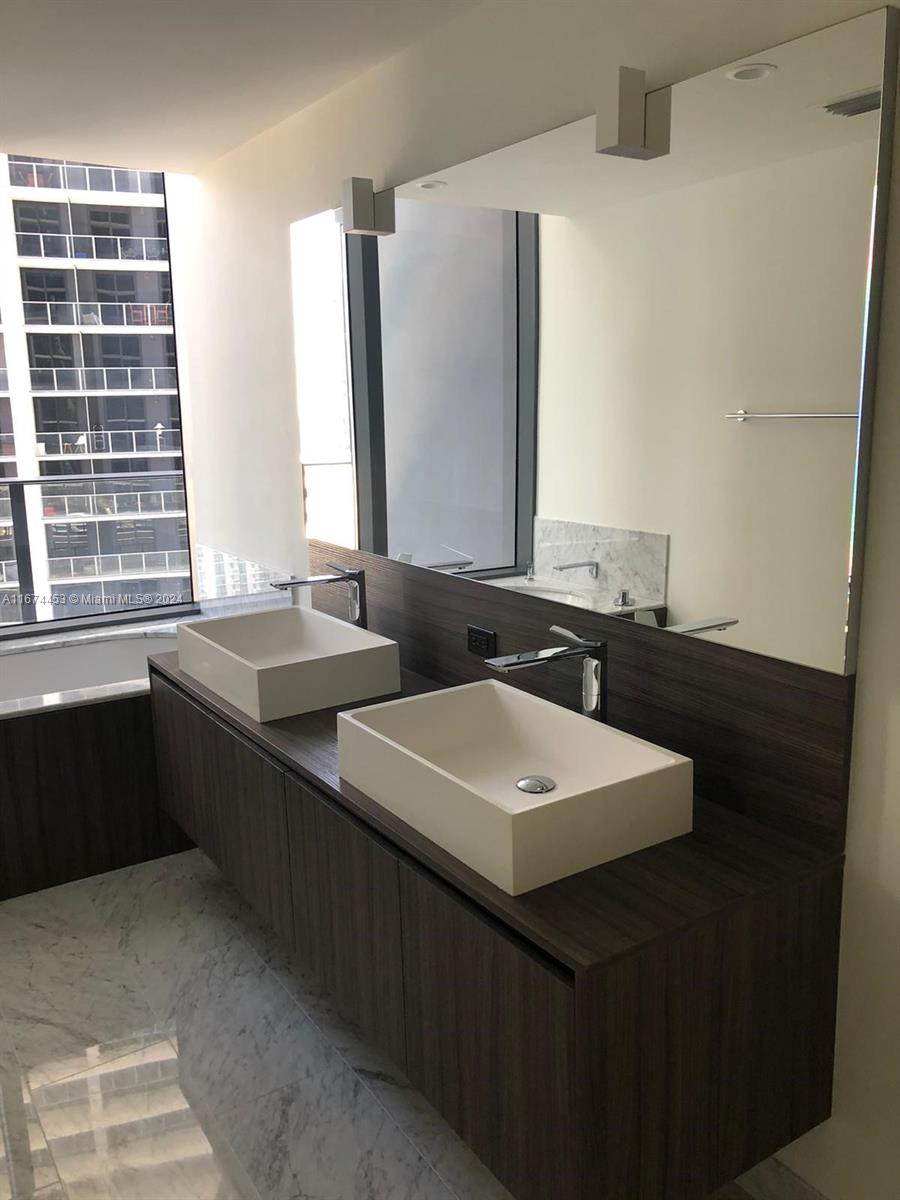 1000 Brickell Plaza # 2109