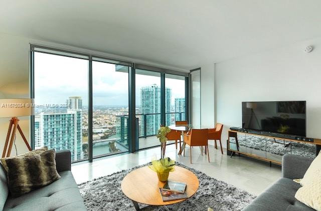 68 SE 6th St # 3508
