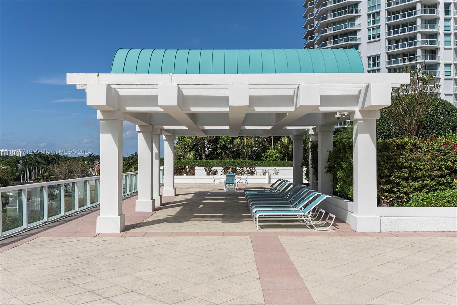 16400 Collins Ave # 1042