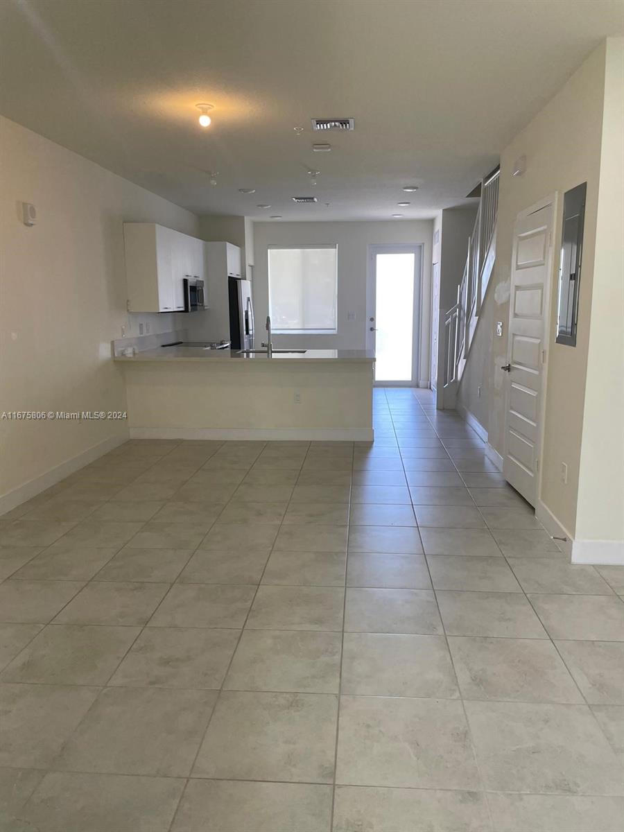 6455 NW 103rd Pl # 106