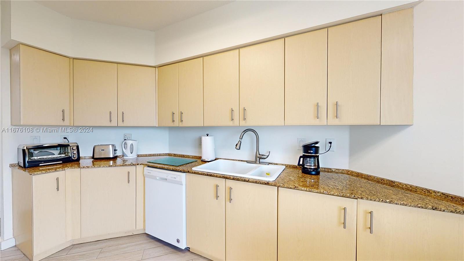 3370 Hidden Bay Dr # 402