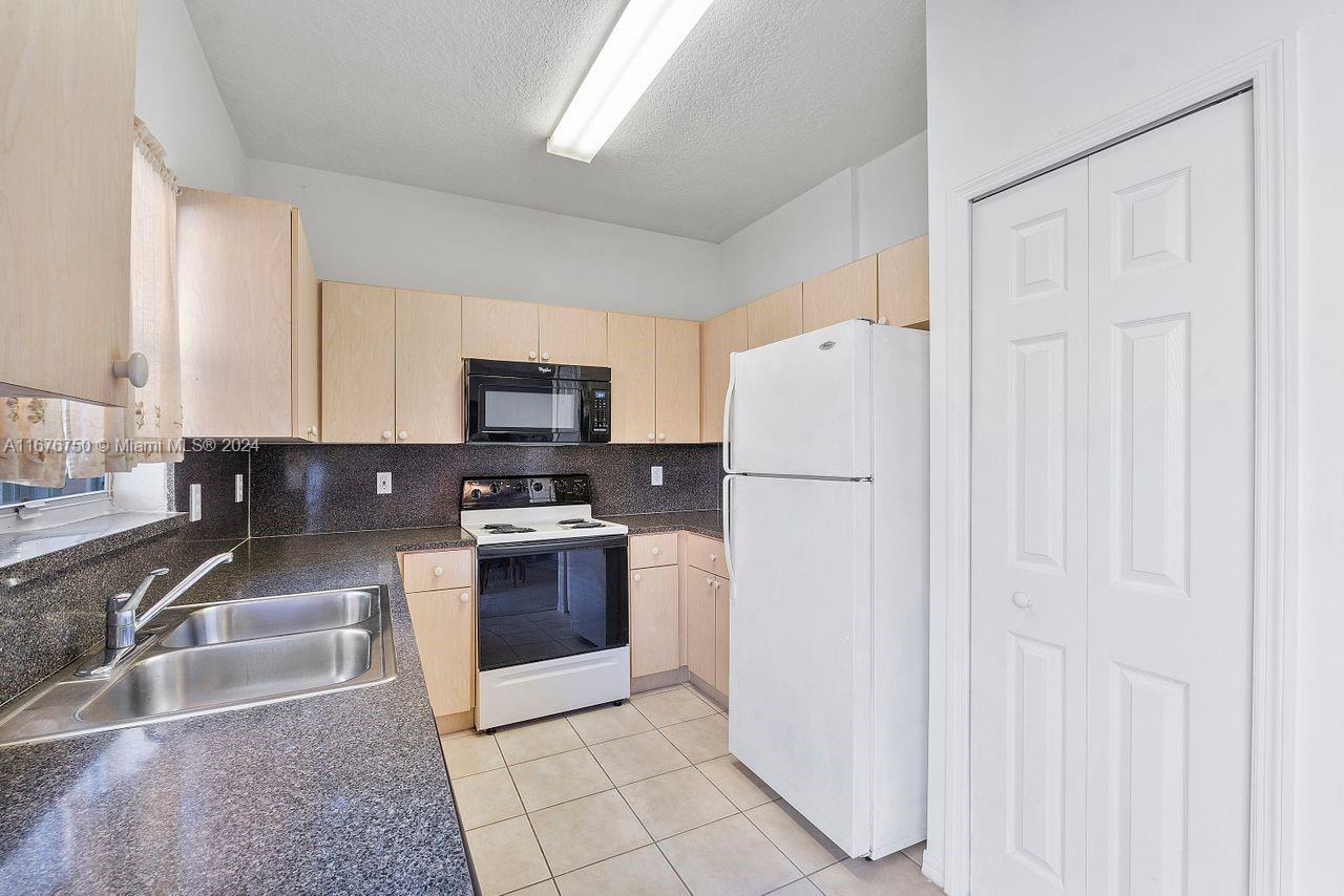 8401 NW 139th Ter # 3206