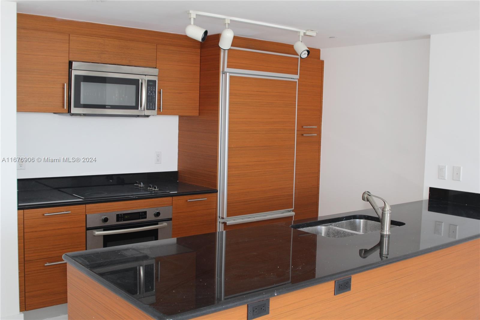 50 Biscayne Blvd # 3611