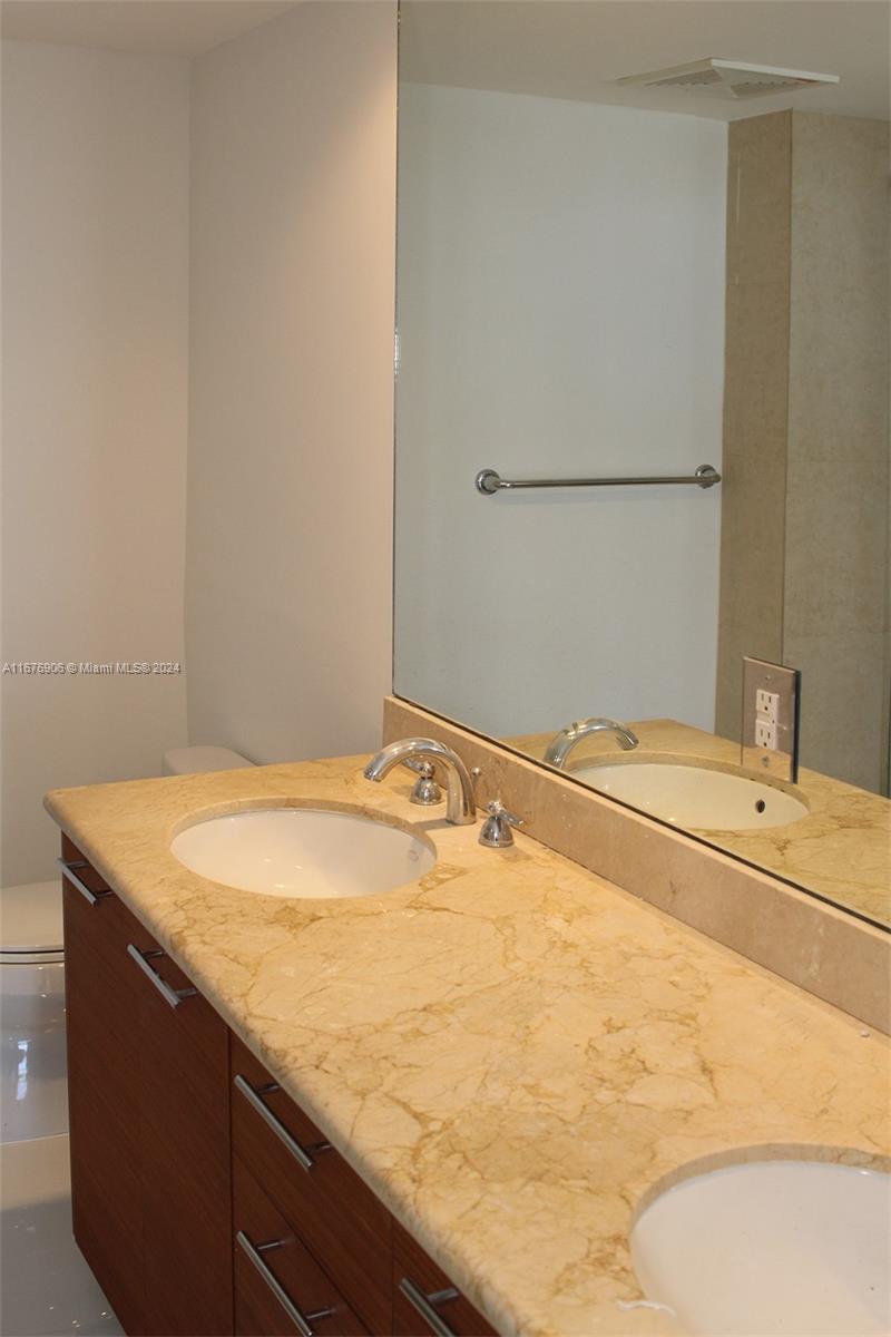 50 Biscayne Blvd # 3611