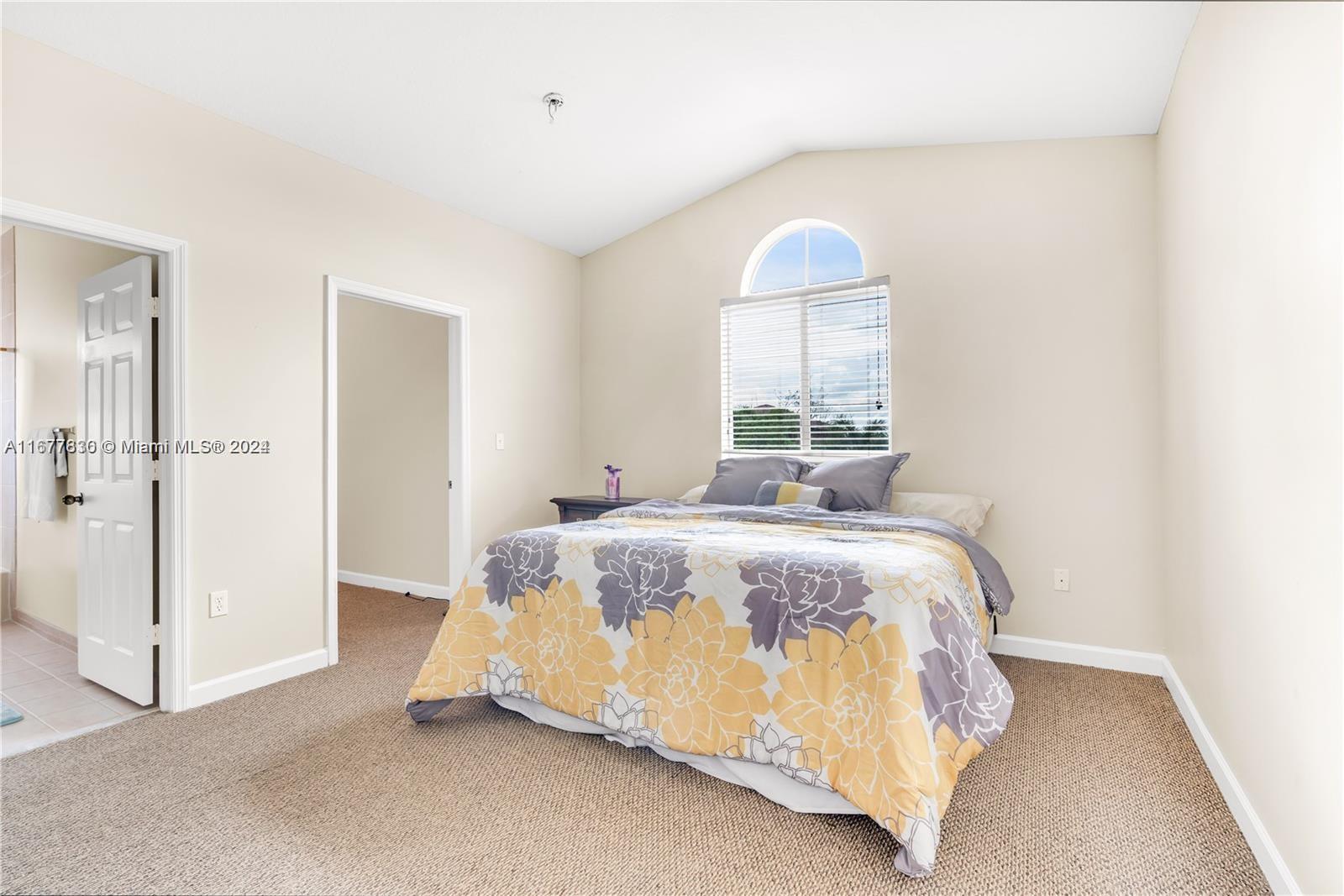 1081 NE 41st Ter