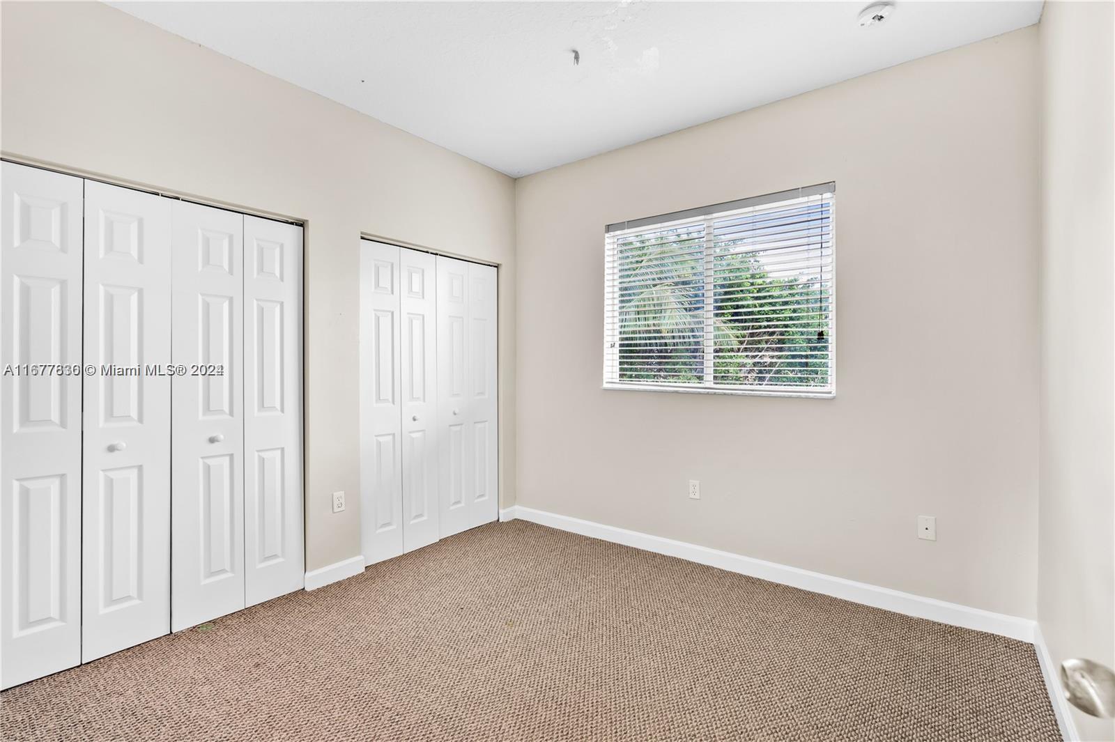 1081 NE 41st Ter