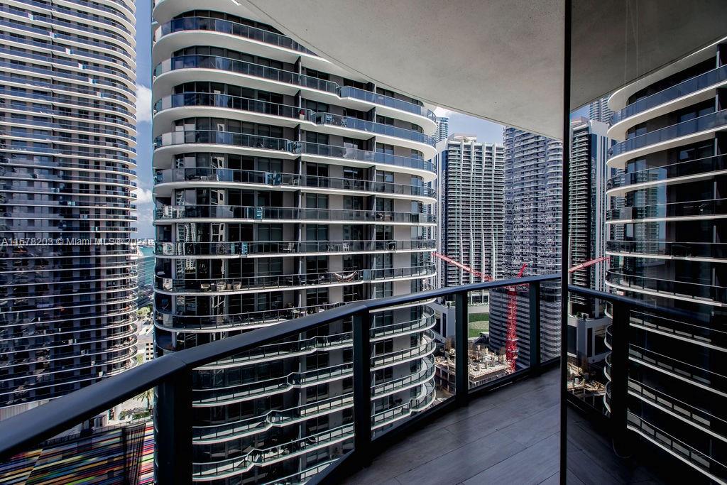 55 SW 9 ST # 2501