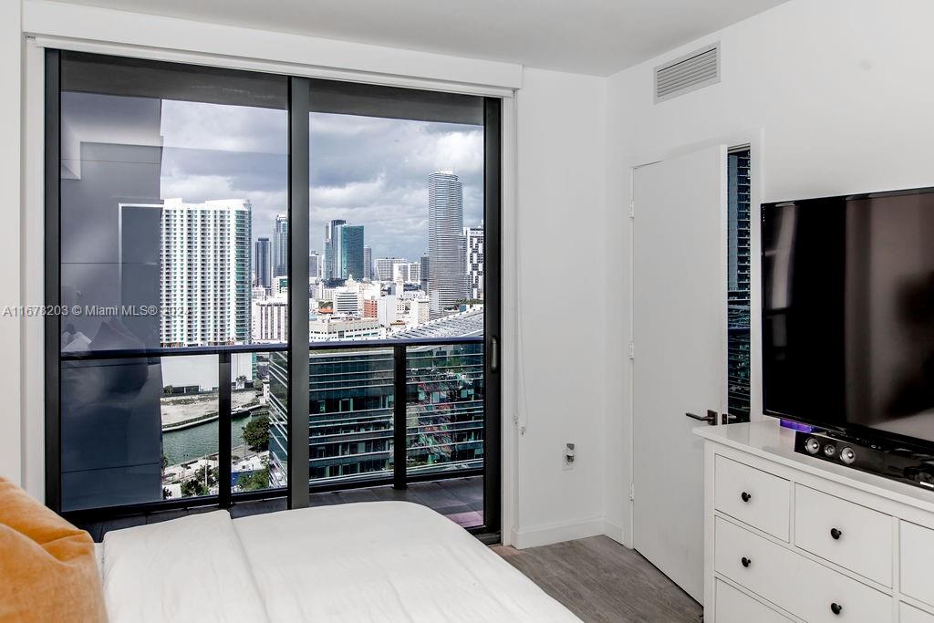 55 SW 9 ST # 2501