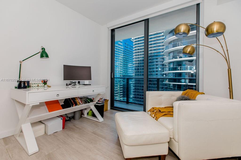 55 SW 9 ST # 2501