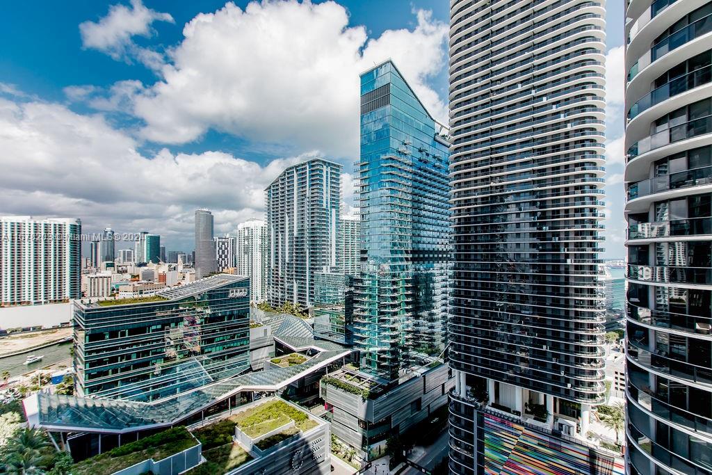 55 SW 9 ST # 2501