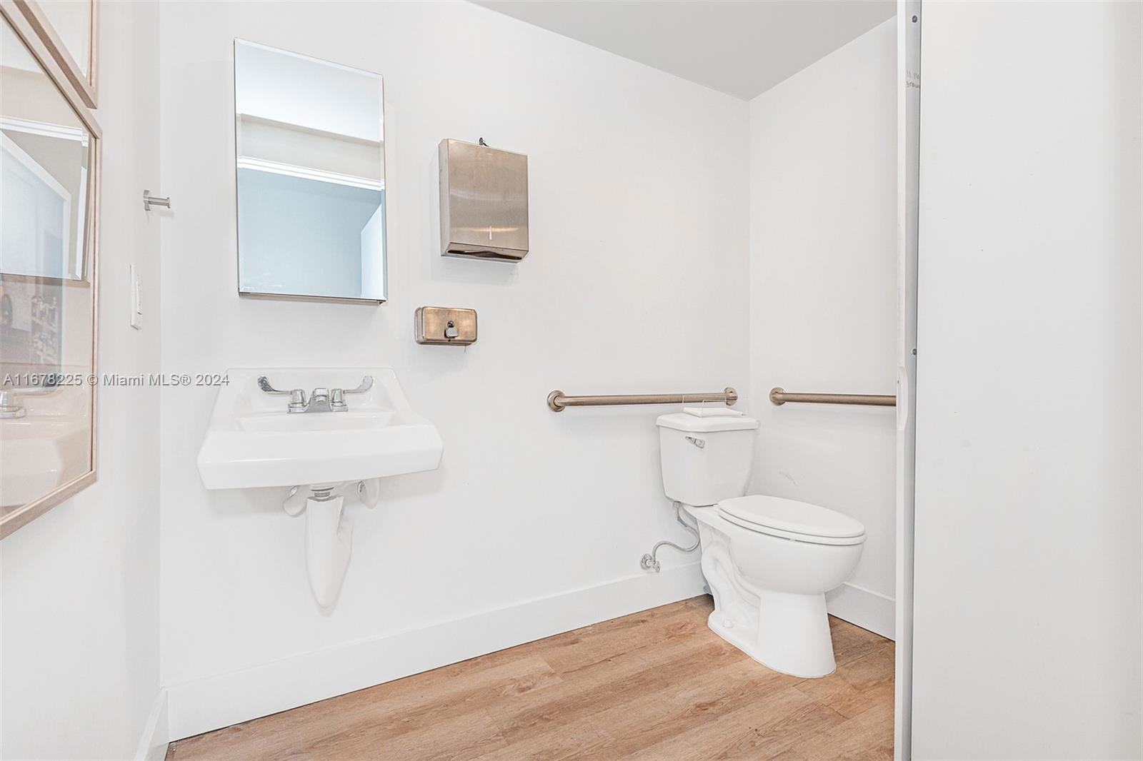 260 Crandon Blvd # C38