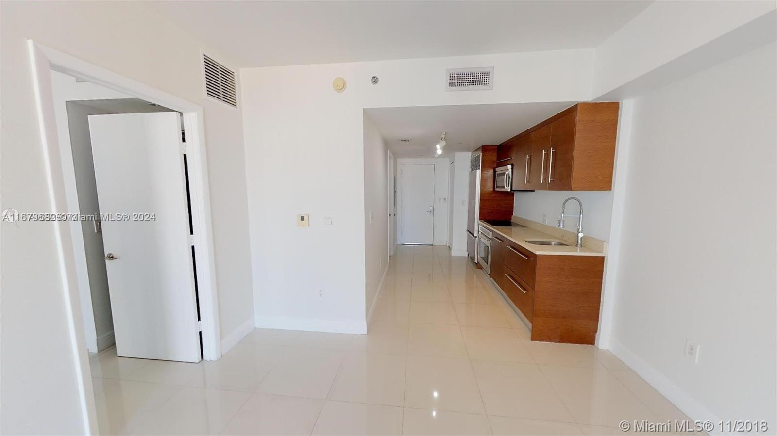465 Brickell Ave # 504