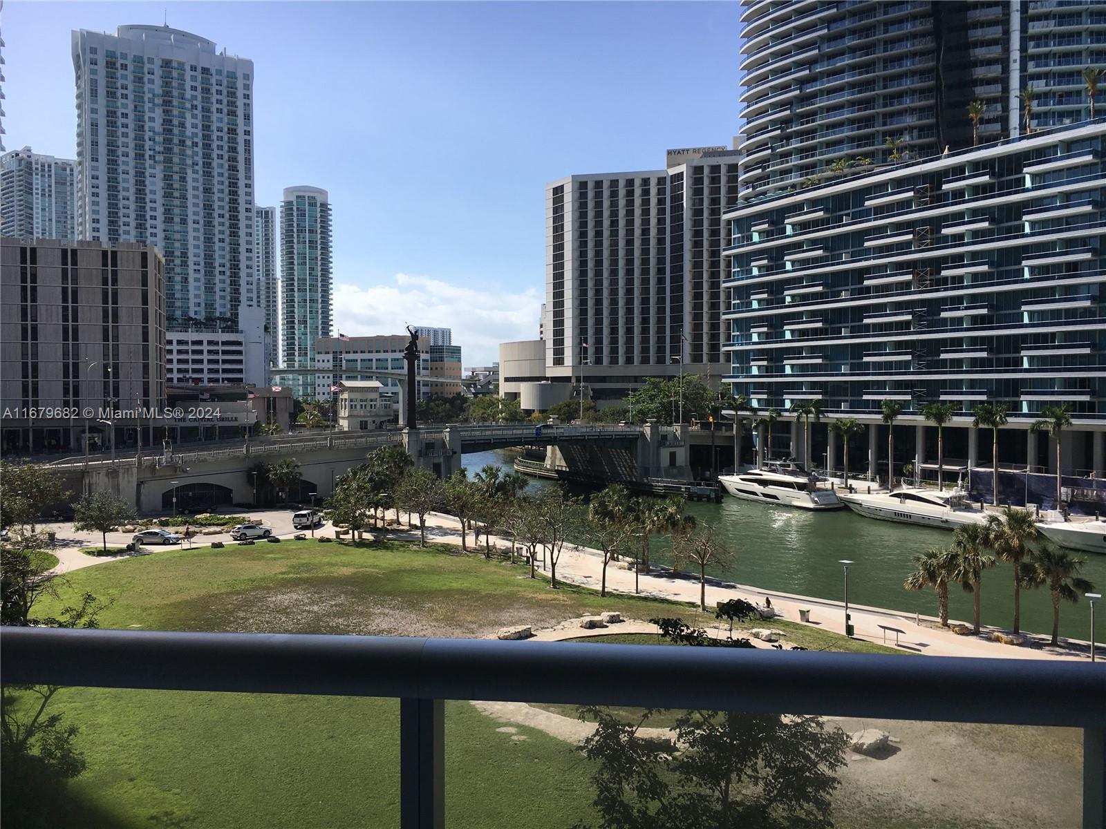 465 Brickell Ave # 504
