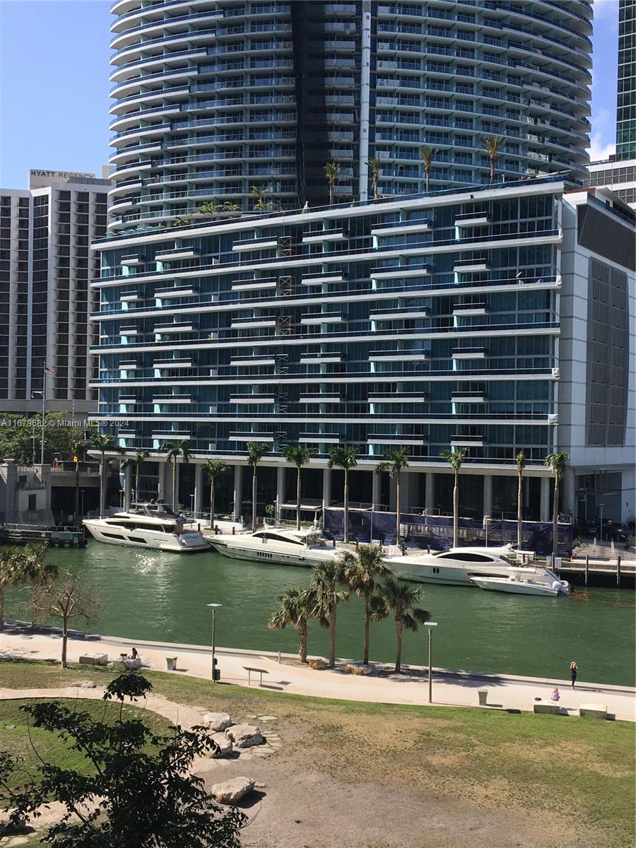 465 Brickell Ave # 504