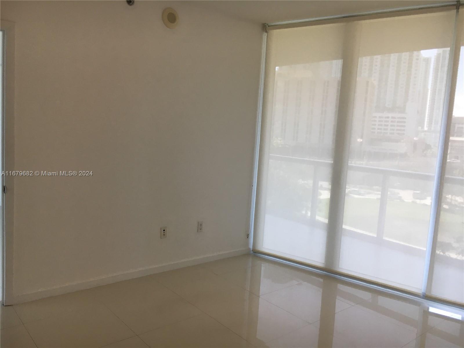 465 Brickell Ave # 504