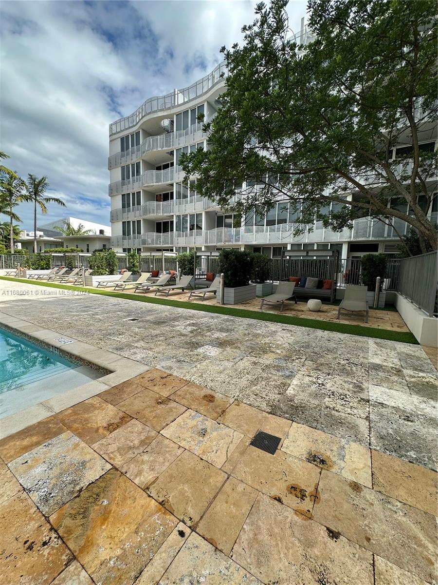 2100 Park Ave # 402