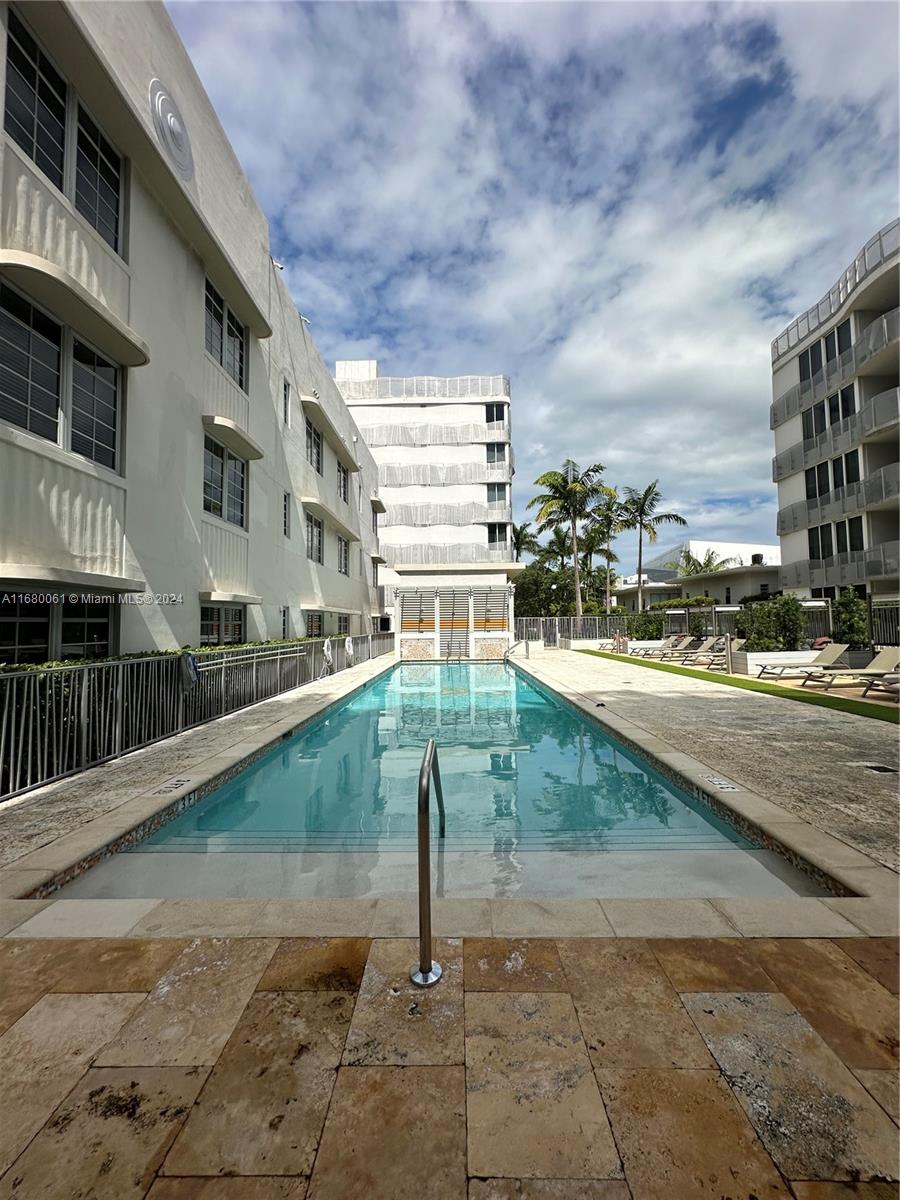 2100 Park Ave # 402