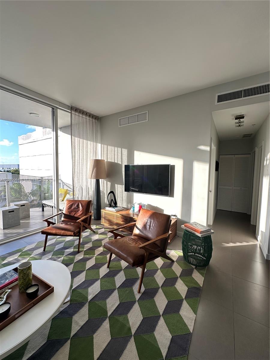 2100 Park Ave # 402