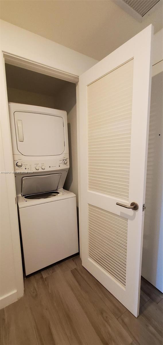 1100 S MIAMI AV Unit: 1705