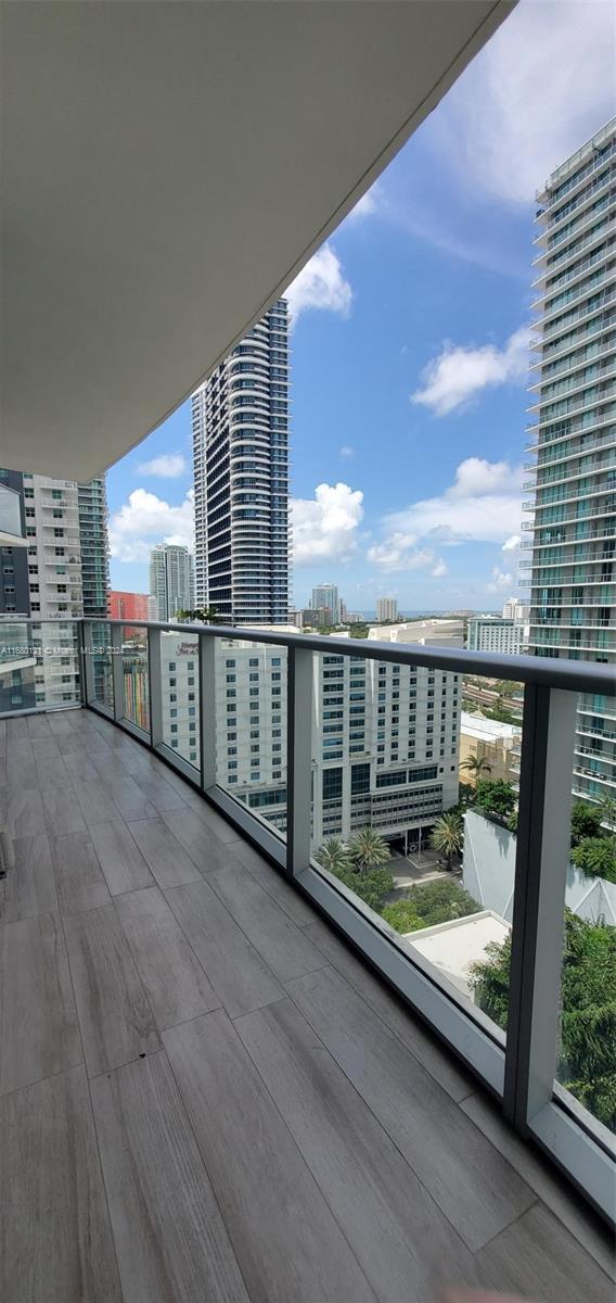 1100 S MIAMI AV Unit: 1705