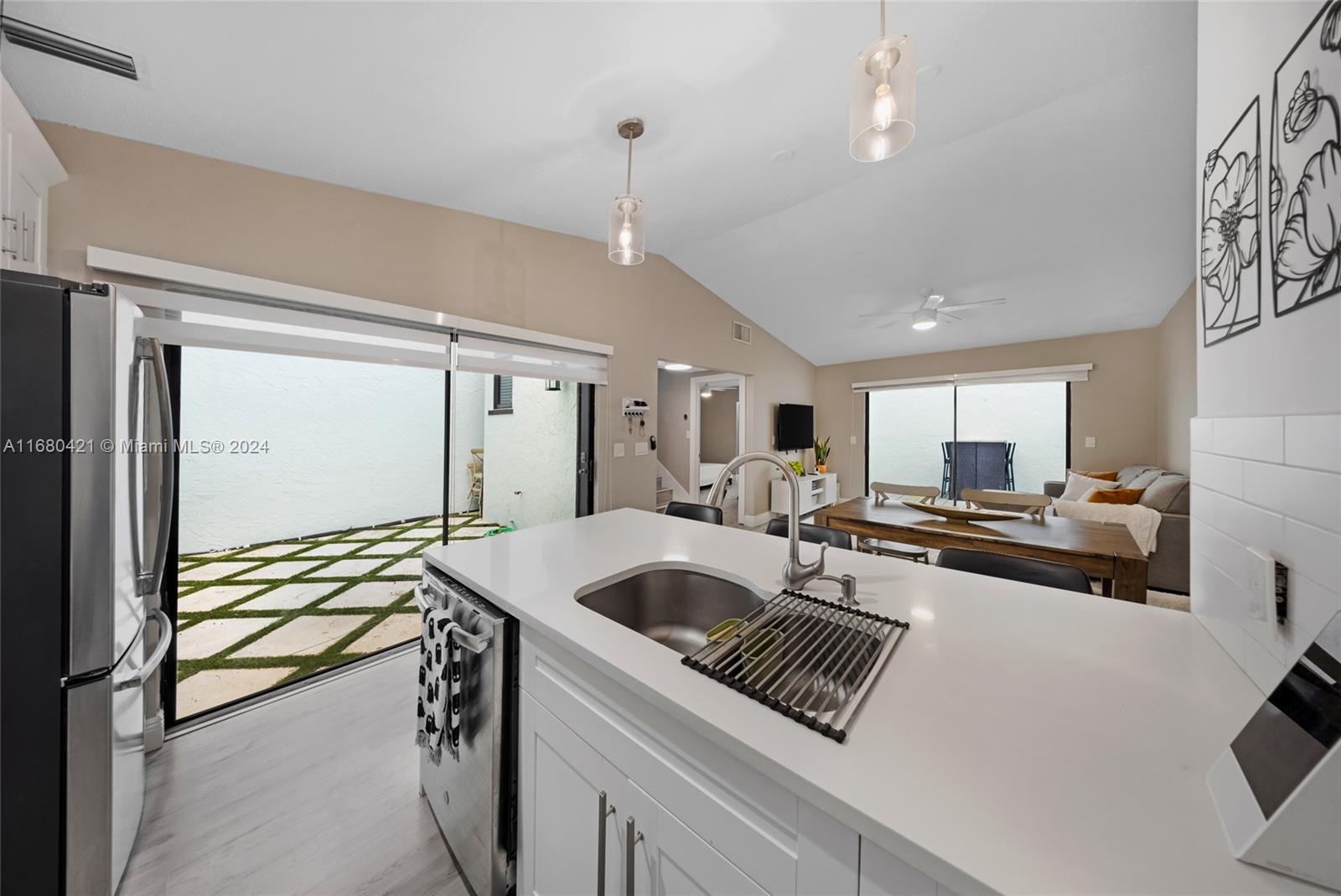 22312 Pineapple Walk Dr