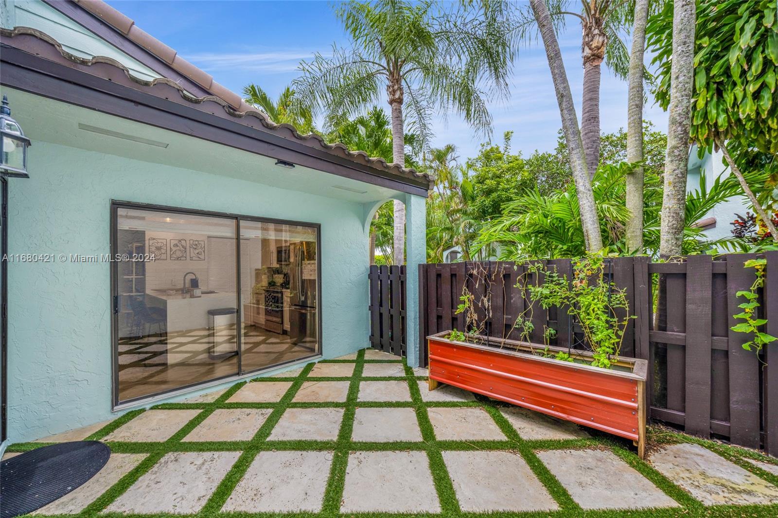 22312 Pineapple Walk Dr