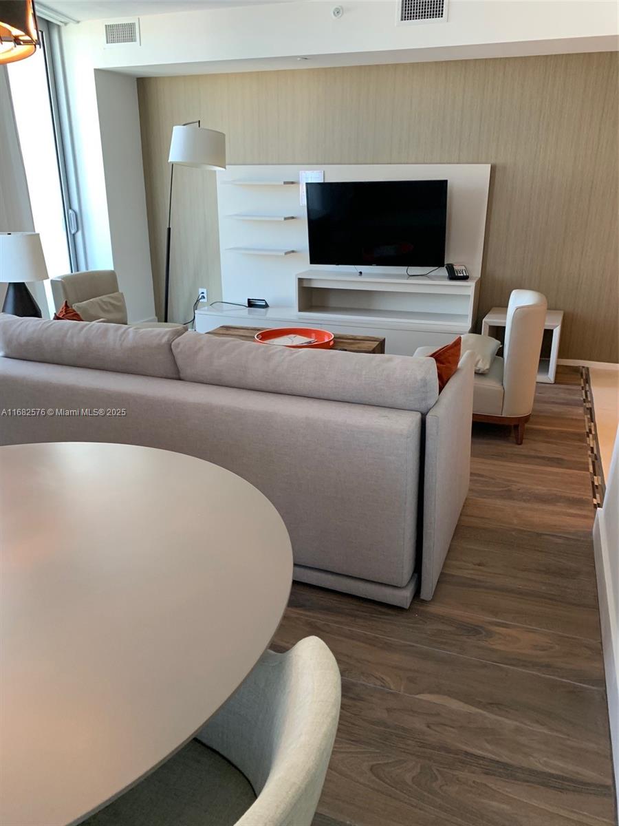 4111 S Ocean Dr # 1512