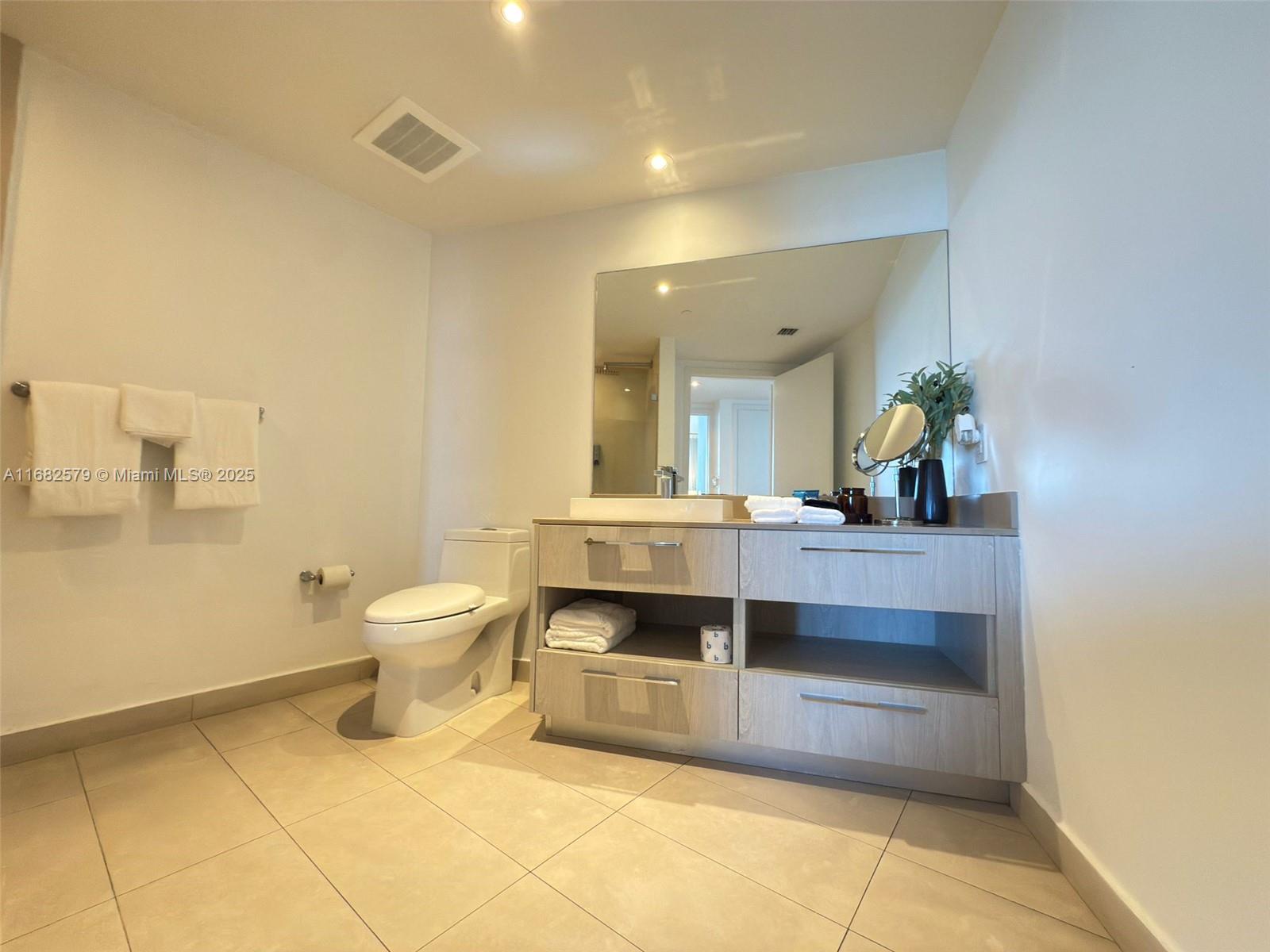4111 S Ocean Dr # 2712