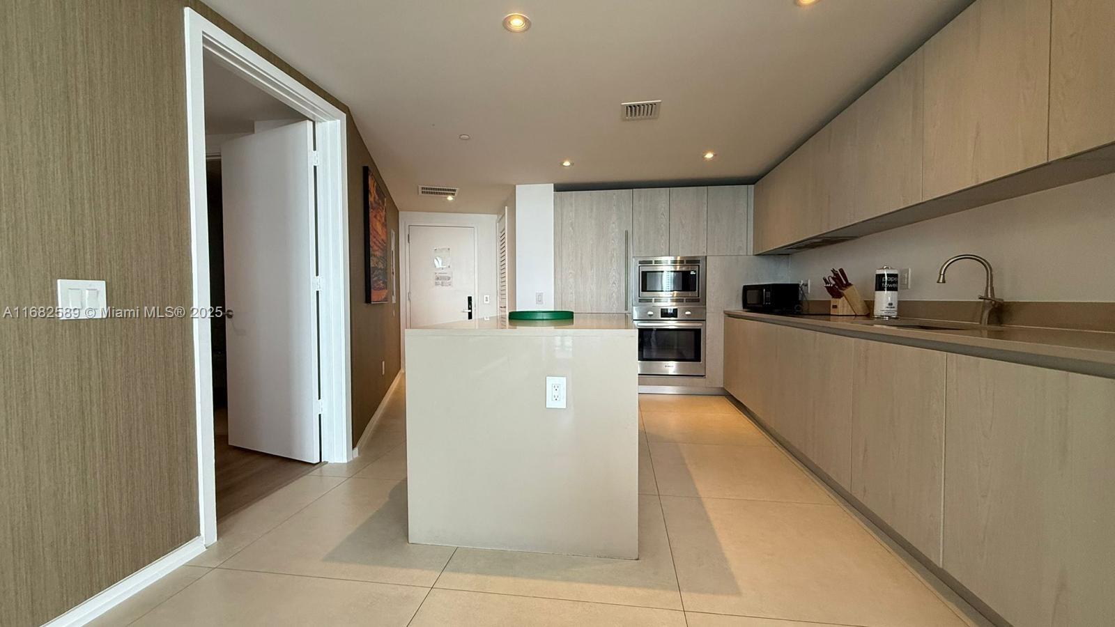 4111 S Ocean Dr # 3312