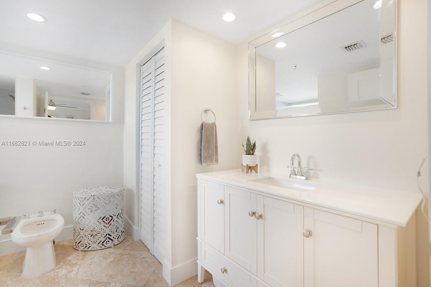 280 SW 20th Rd # 907