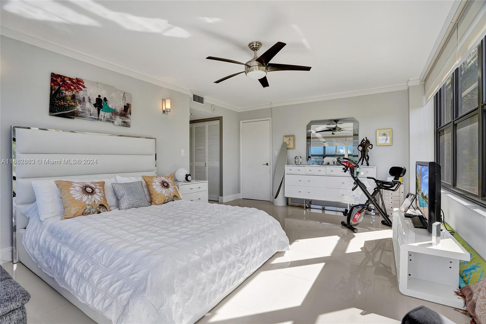 2500 Parkview Dr # 410