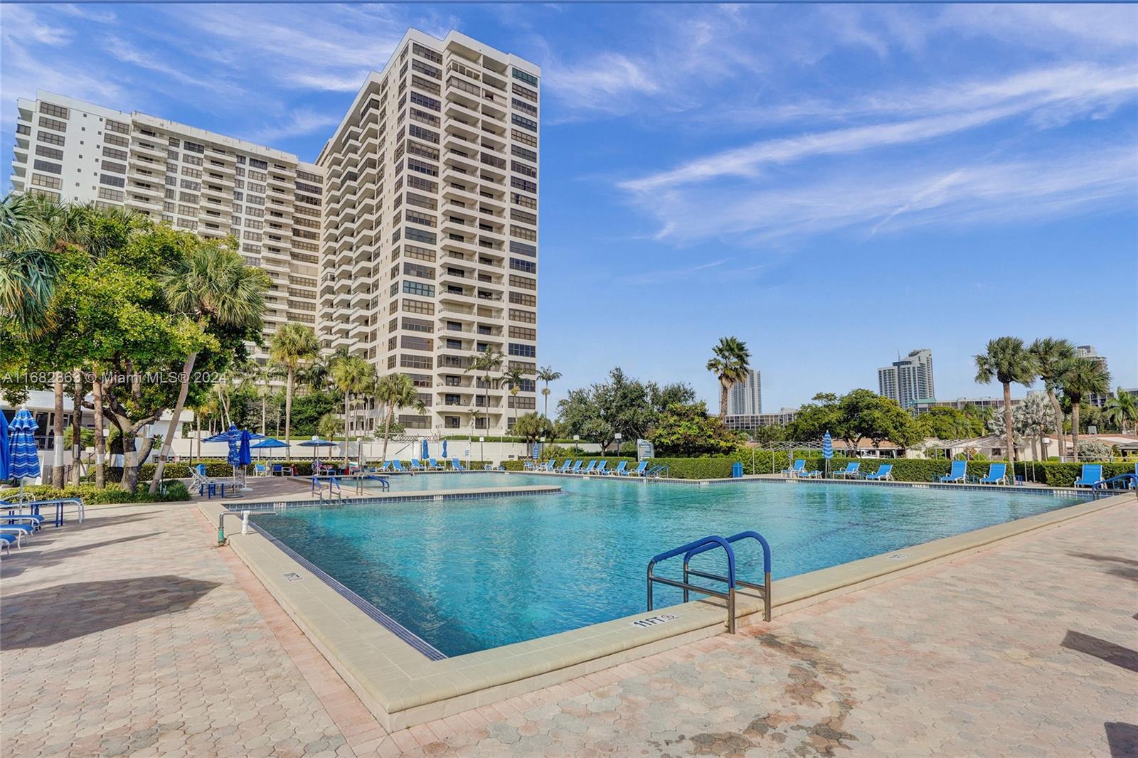 2500 Parkview Dr # 410