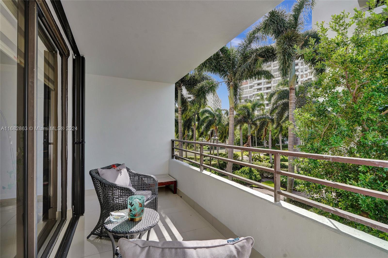 2500 Parkview Dr # 410