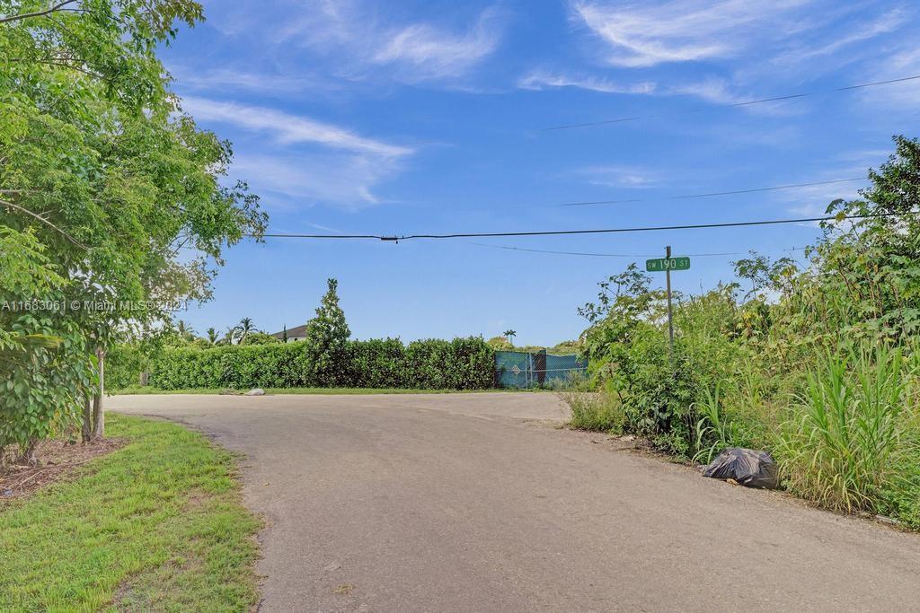 SW 207th Ave