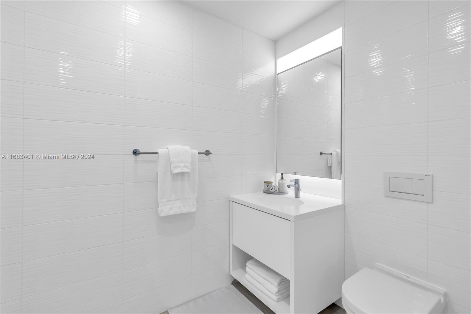 300 Collins Ave # 2E