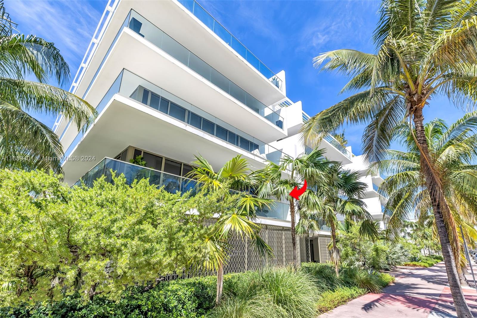 300 Collins Ave # 2E