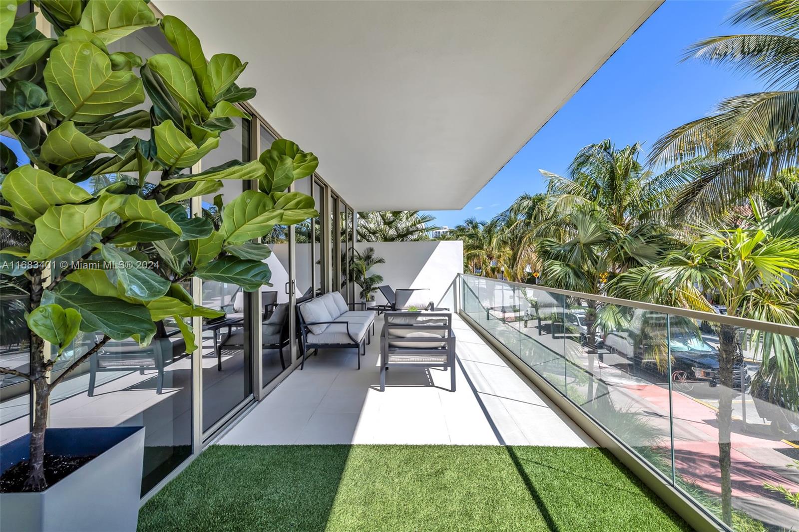300 Collins Ave # 2E