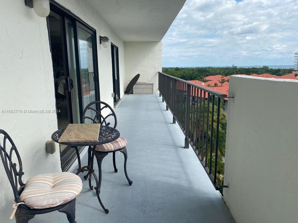 77 Crandon Blvd # 9E