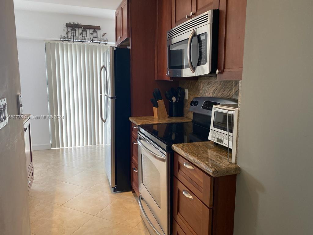 77 Crandon Blvd # 9E