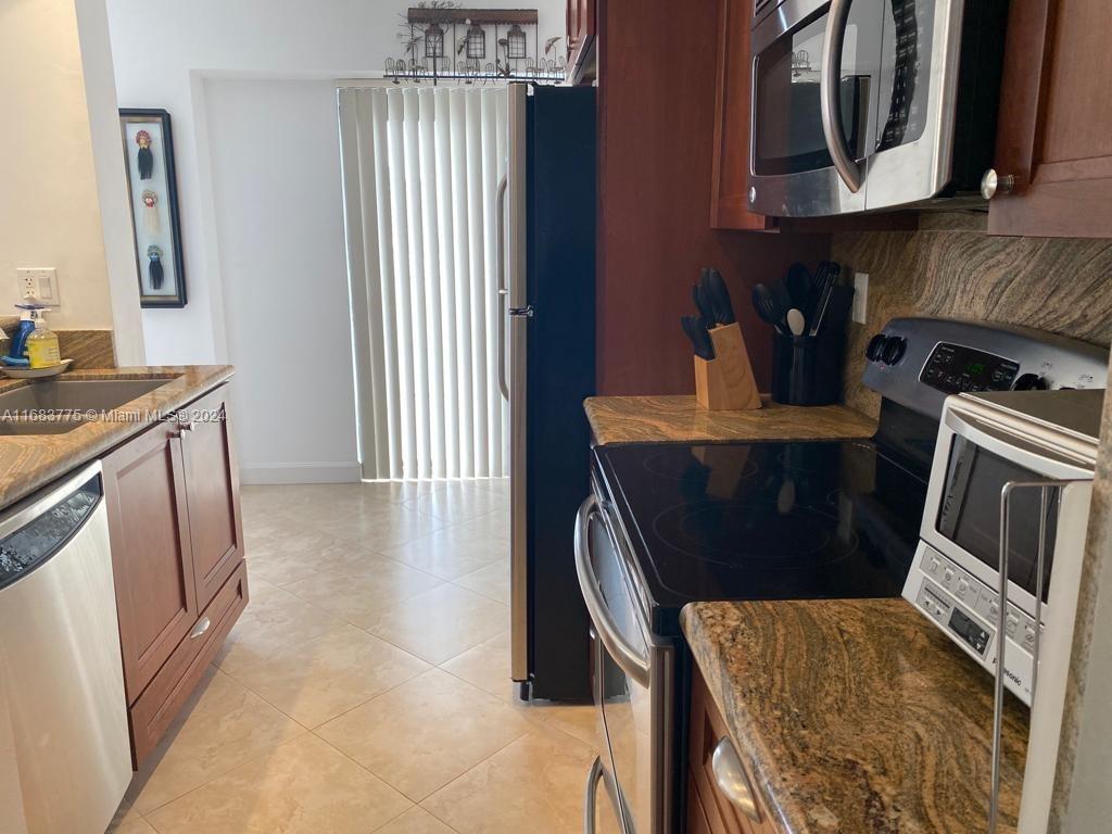 77 Crandon Blvd # 9E