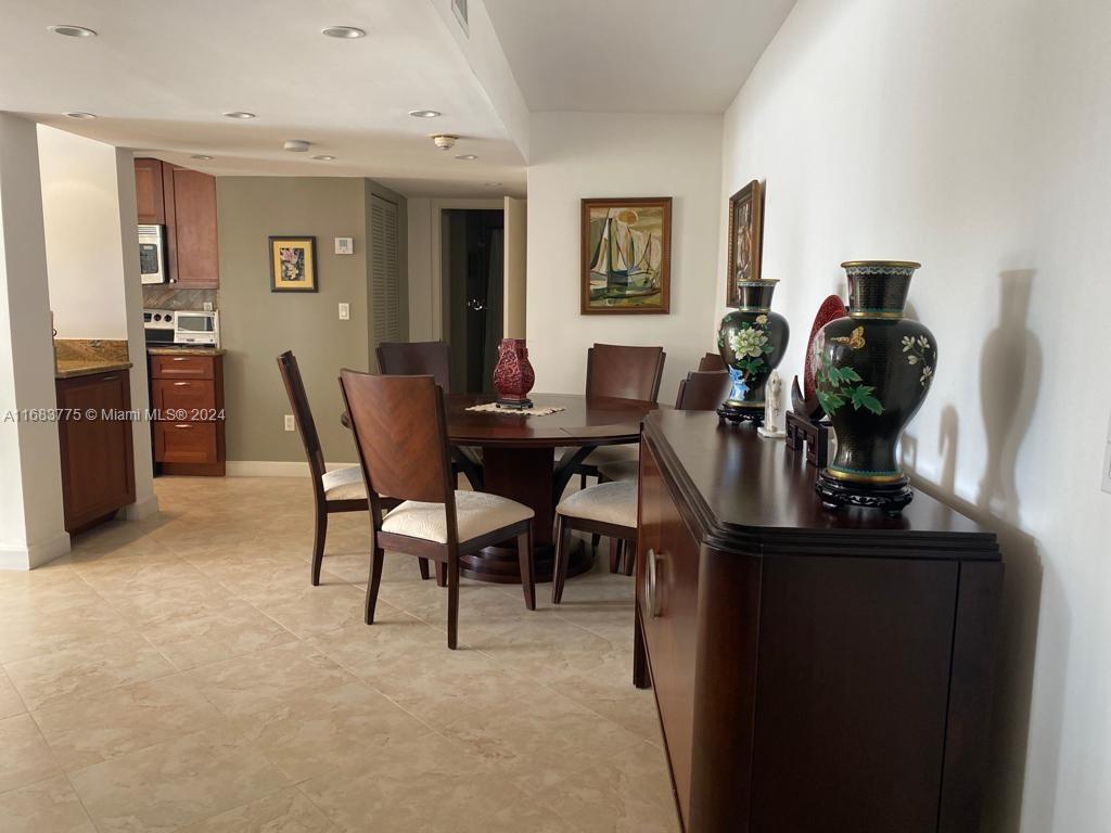 77 Crandon Blvd # 9E