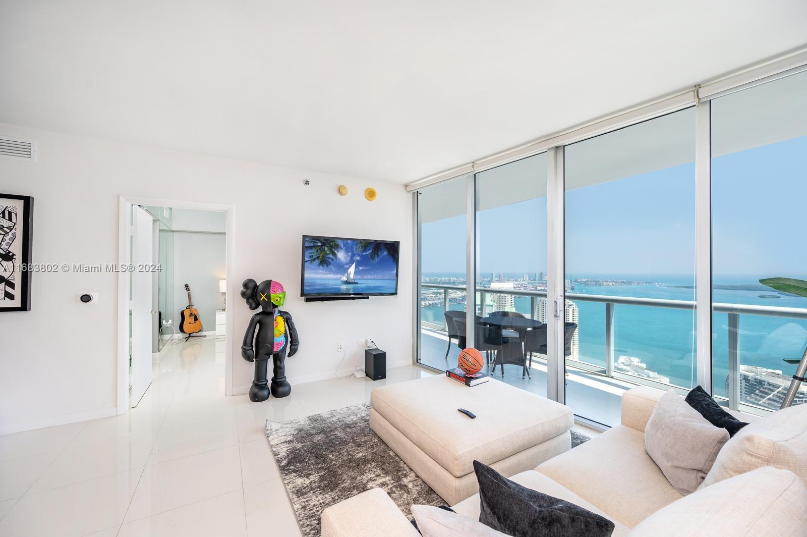 465 Brickell Ave # 5305
