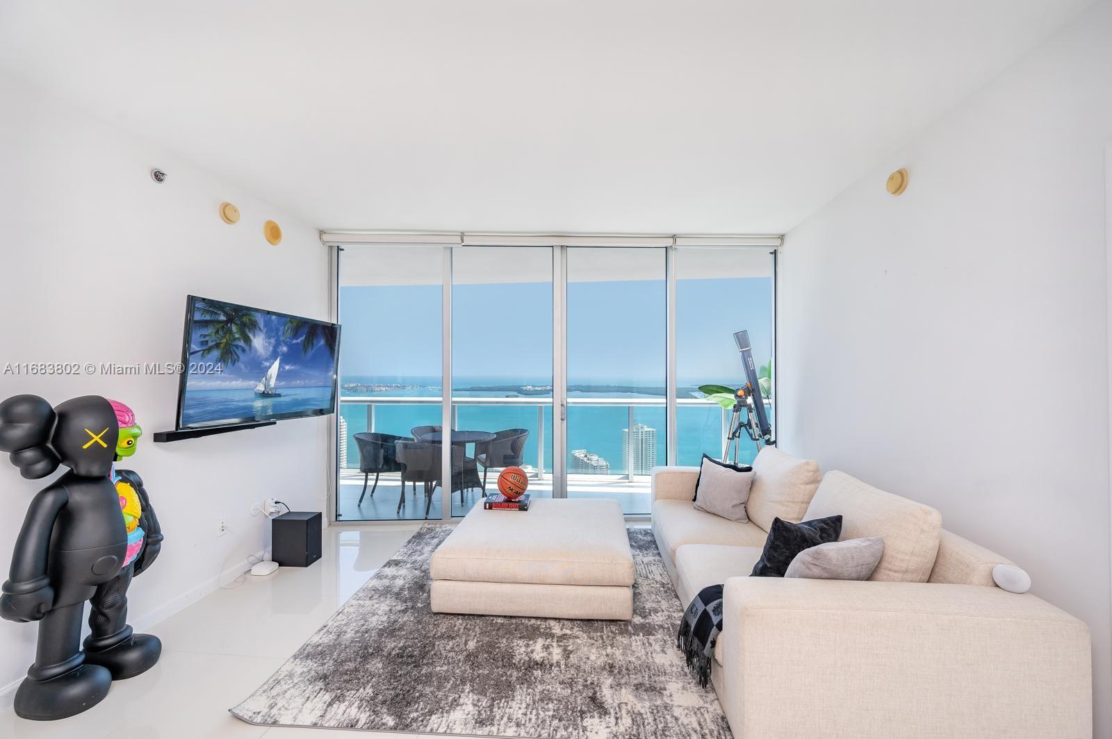 465 Brickell Ave # 5305